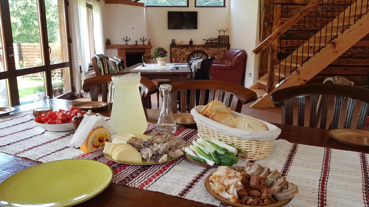 Sura Lu' Vasile. Bed and Breakfast Crivina  Εξωτερικό φωτογραφία