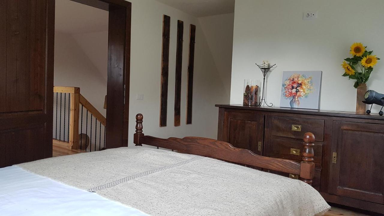 Sura Lu' Vasile. Bed and Breakfast Crivina  Εξωτερικό φωτογραφία