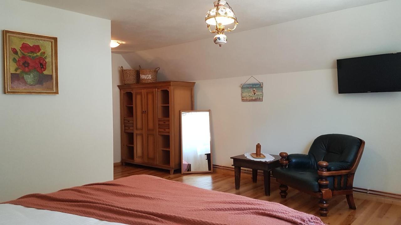 Sura Lu' Vasile. Bed and Breakfast Crivina  Εξωτερικό φωτογραφία